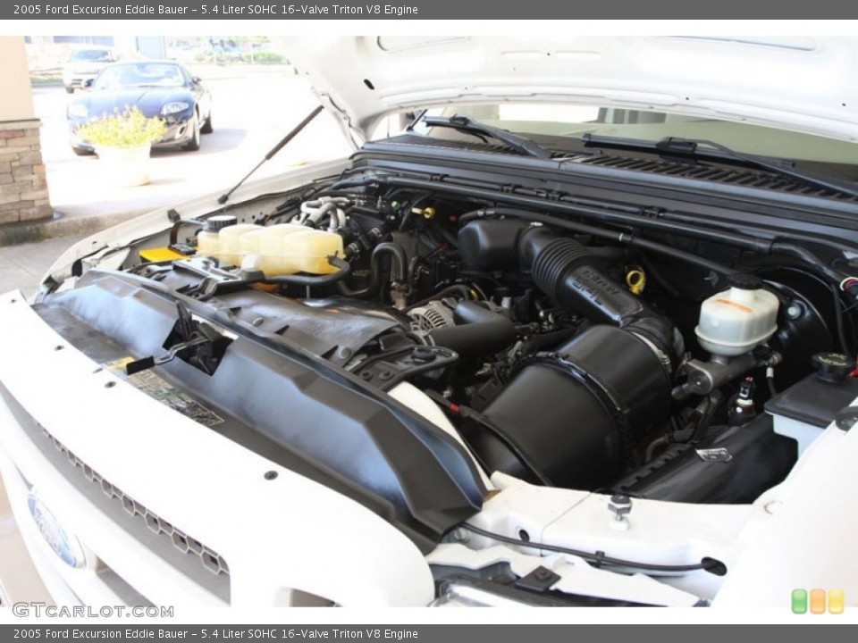 5.4 Liter SOHC 16-Valve Triton V8 2005 Ford Excursion Engine
