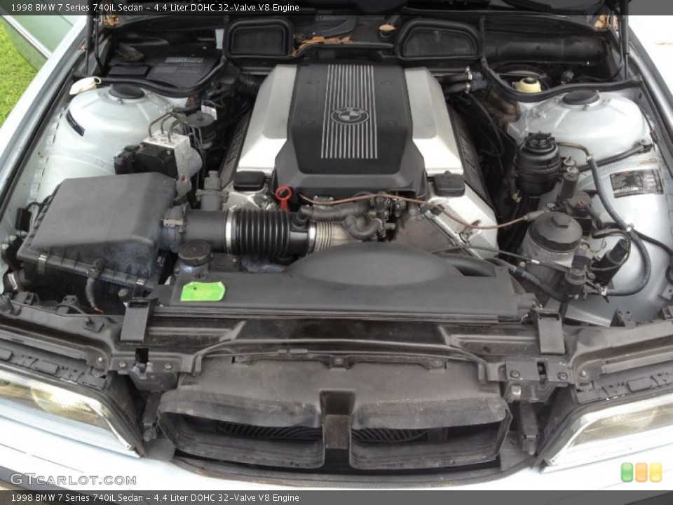 4.4 Liter DOHC 32-Valve V8 Engine for the 1998 BMW 7 Series #68631730