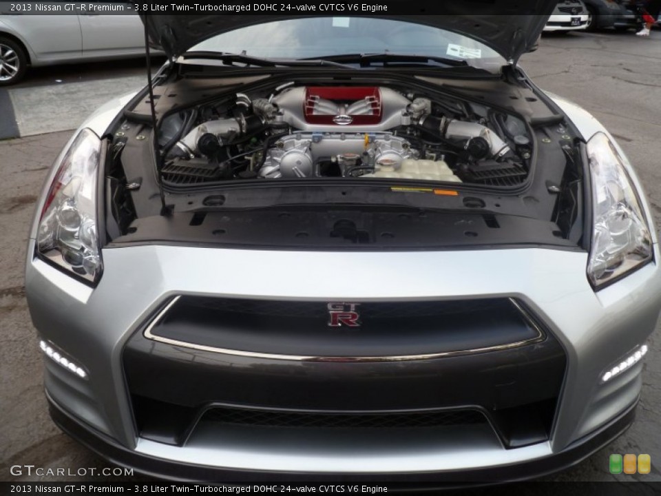 3.8 Liter Twin-Turbocharged DOHC 24-valve CVTCS V6 Engine for the 2013 Nissan GT-R #69009841