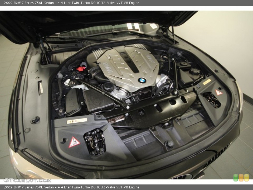 4.4 Liter Twin-Turbo DOHC 32-Valve VVT V8 Engine for the 2009 BMW 7 Series #69915803