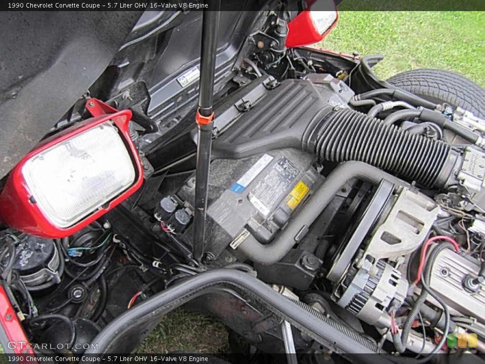 5.7 Liter OHV 16-Valve V8 Engine for the 1990 Chevrolet Corvette #69954337