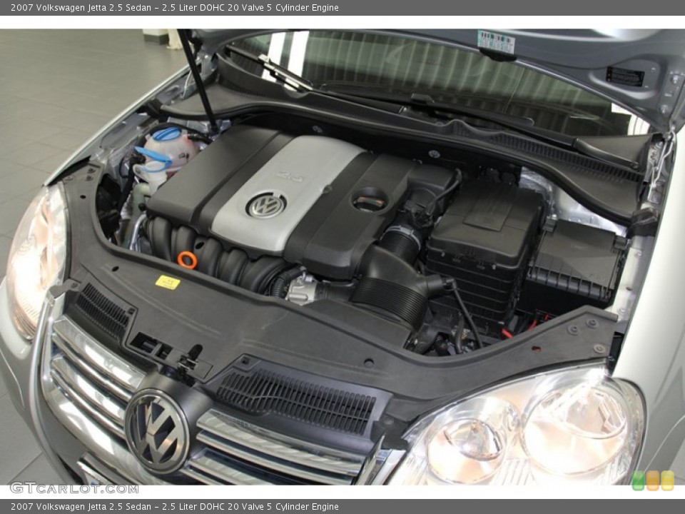 2.5 Liter DOHC 20 Valve 5 Cylinder Engine for the 2007 Volkswagen Jetta #71086192