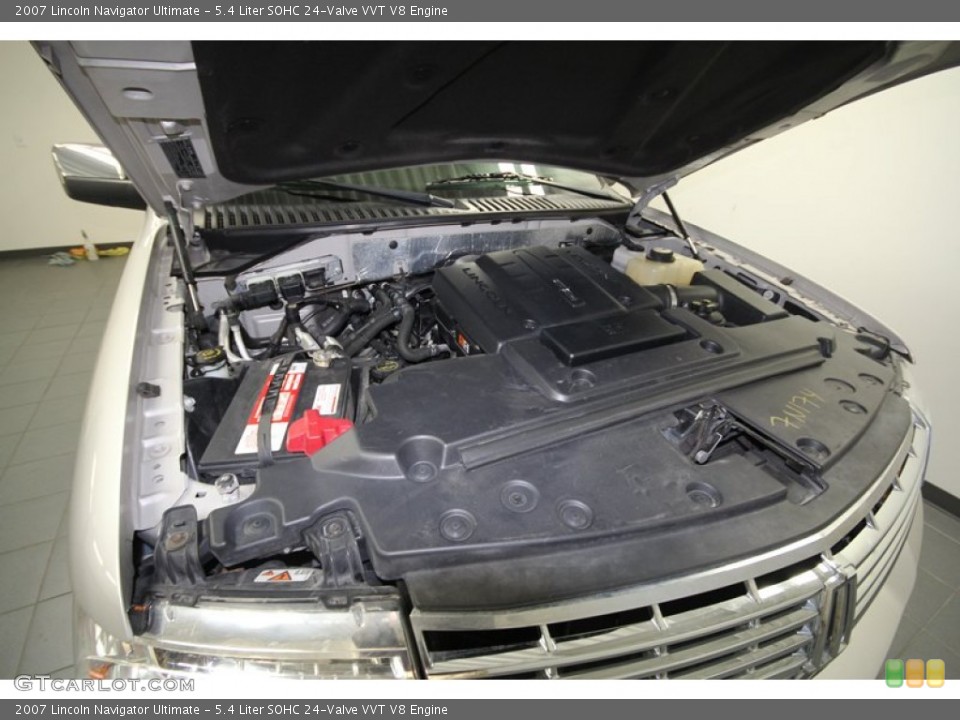 5.4 Liter SOHC 24-Valve VVT V8 Engine for the 2007 Lincoln Navigator #72544152