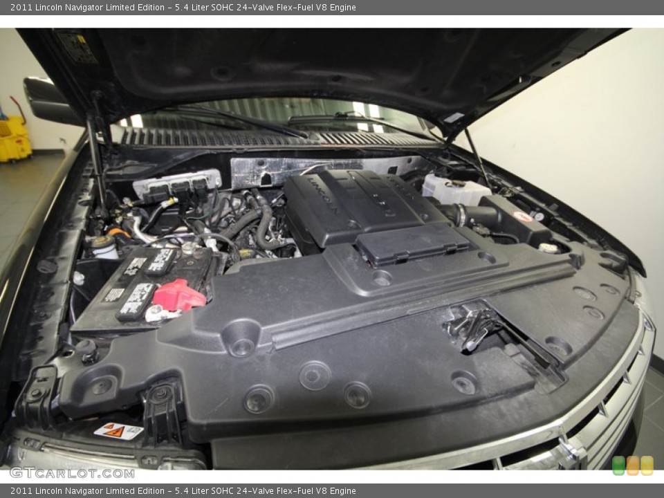 5.4 Liter SOHC 24-Valve Flex-Fuel V8 Engine for the 2011 Lincoln Navigator #72988917