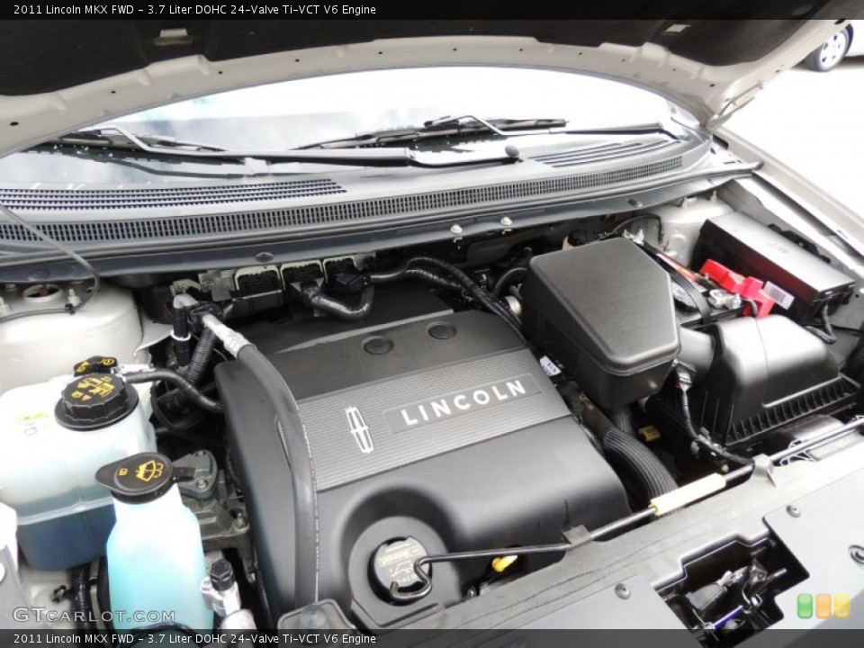 3.7 Liter DOHC 24-Valve Ti-VCT V6 Engine for the 2011 Lincoln MKX #73495793