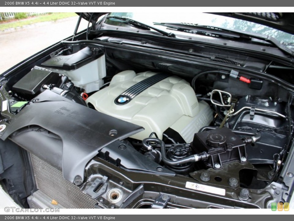 4.4 Liter DOHC 32-Valve VVT V8 2006 BMW X5 Engine