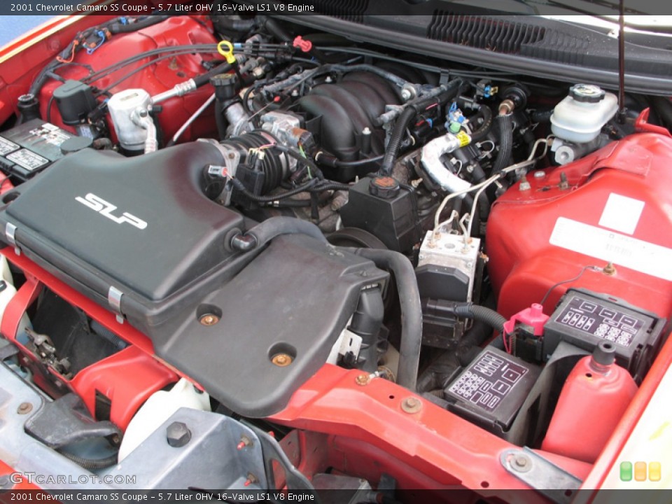 5.7 Liter OHV 16-Valve LS1 V8 2001 Chevrolet Camaro Engine
