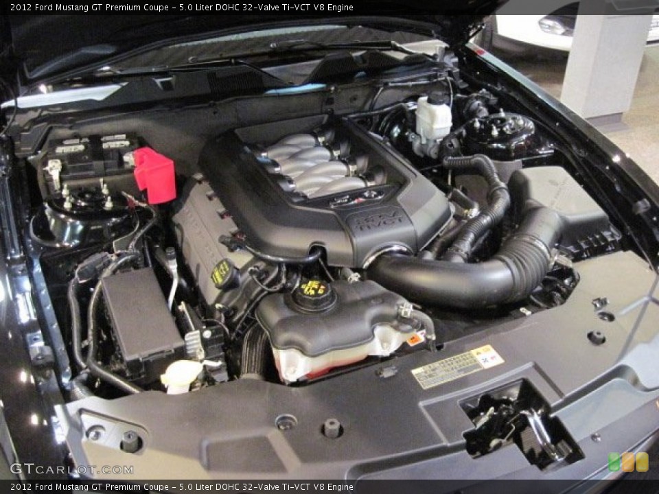 5.0 Liter DOHC 32-Valve Ti-VCT V8 Engine for the 2012 Ford Mustang #75011635