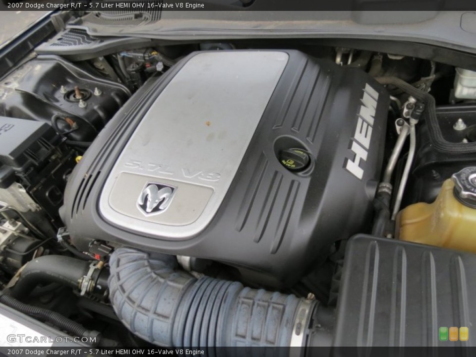 5.7 Liter HEMI OHV 16-Valve V8 2007 Dodge Charger Engine