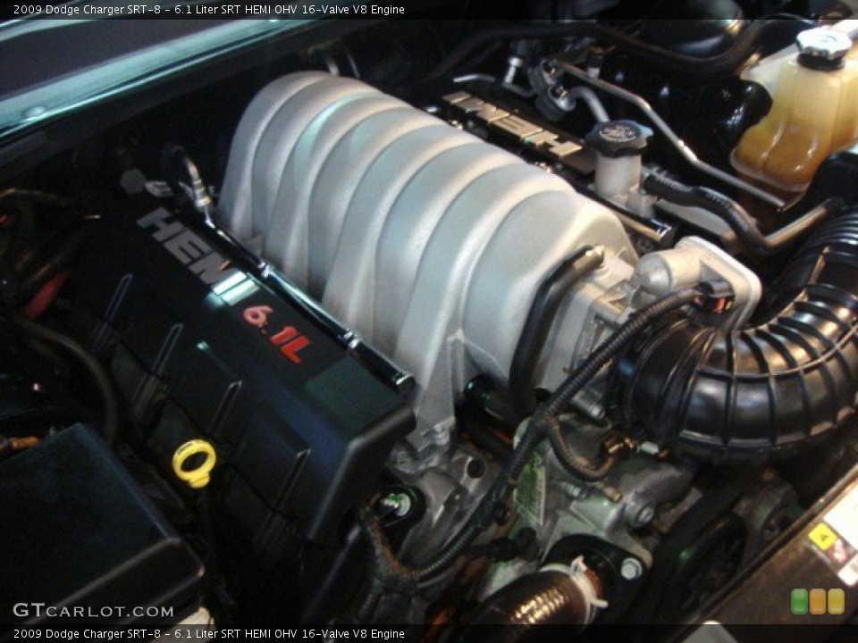6.1 Liter SRT HEMI OHV 16-Valve V8 2009 Dodge Charger Engine