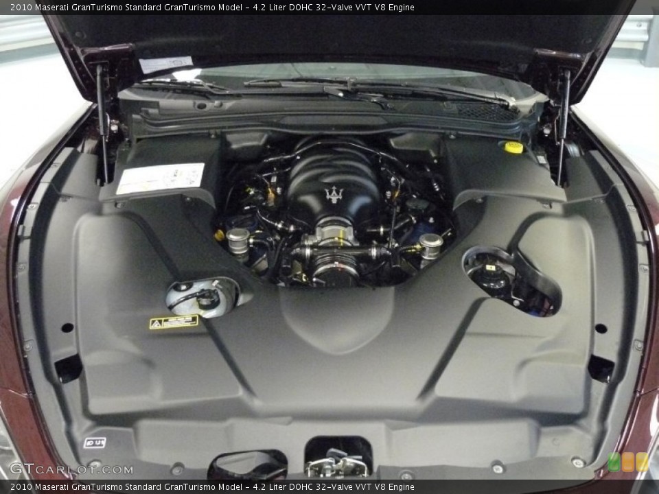 4.2 Liter DOHC 32-Valve VVT V8 2010 Maserati GranTurismo Engine