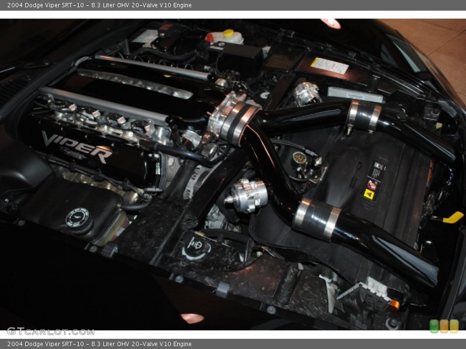 8.3 Liter OHV 20-Valve V10 2004 Dodge Viper Engine