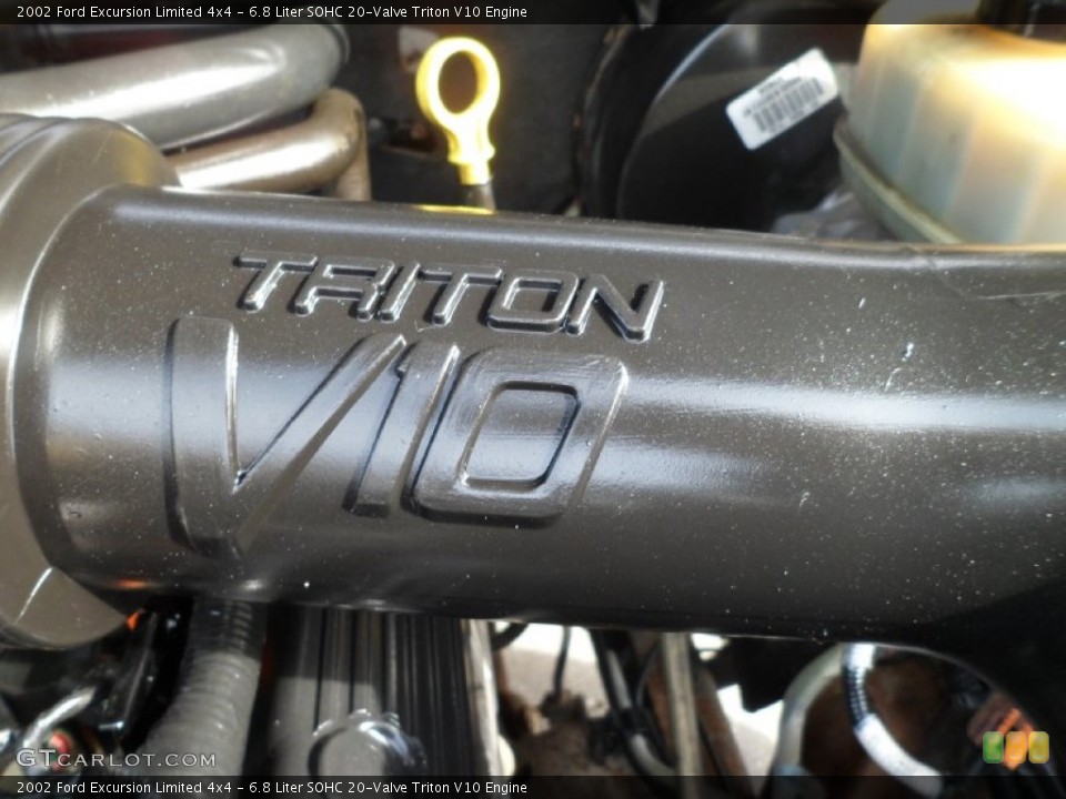6.8 Liter SOHC 20-Valve Triton V10 Engine for the 2002 Ford Excursion #77137442
