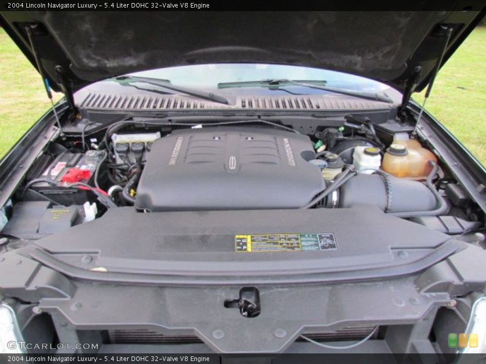 5.4 Liter DOHC 32-Valve V8 2004 Lincoln Navigator Engine