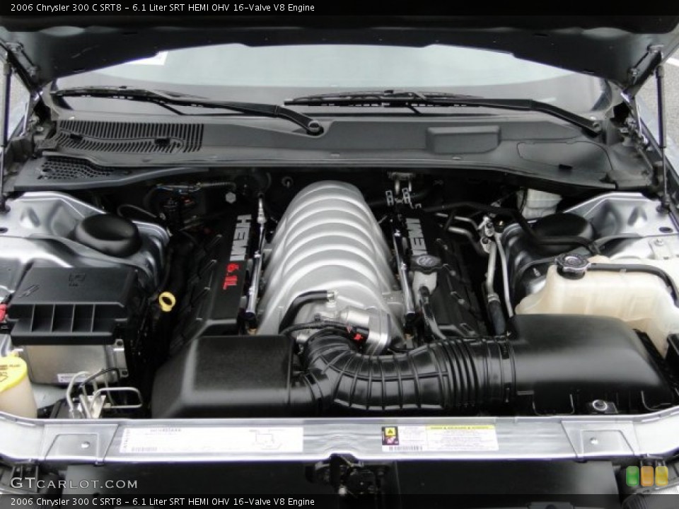 6.1 Liter SRT HEMI OHV 16-Valve V8 2006 Chrysler 300 Engine