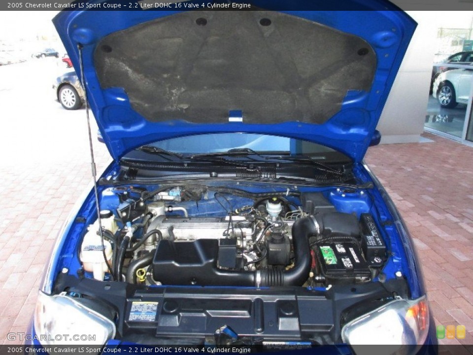 2.2 Liter DOHC 16 Valve 4 Cylinder Engine for the 2005 Chevrolet Cavalier #77945155