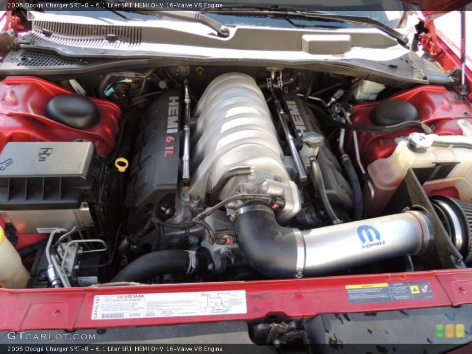 6.1 Liter SRT HEMI OHV 16-Valve V8 2006 Dodge Charger Engine