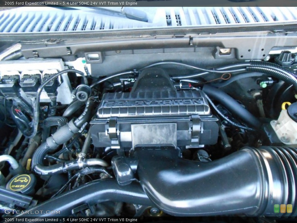 5.4 Liter SOHC 24V VVT Triton V8 Engine for the 2005 Ford Expedition #78298850