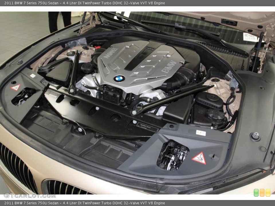 4.4 Liter DI TwinPower Turbo DOHC 32-Valve VVT V8 Engine for the 2011 BMW 7 Series #79084612