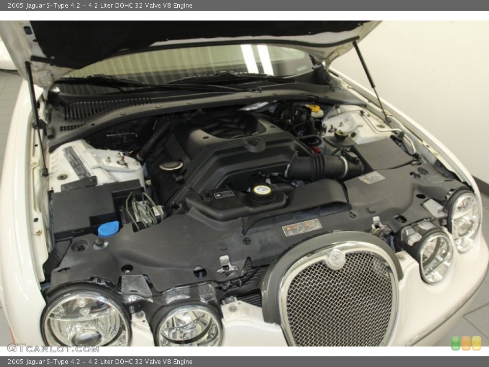 4.2 Liter DOHC 32 Valve V8 2005 Jaguar S-Type Engine