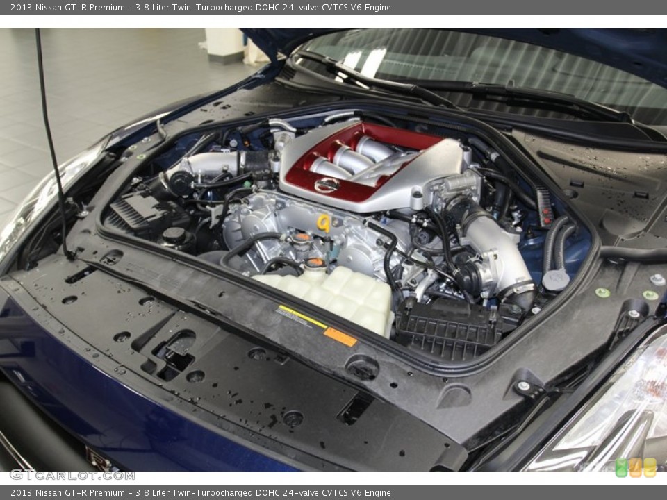 3.8 Liter Twin-Turbocharged DOHC 24-valve CVTCS V6 Engine for the 2013 Nissan GT-R #79141548