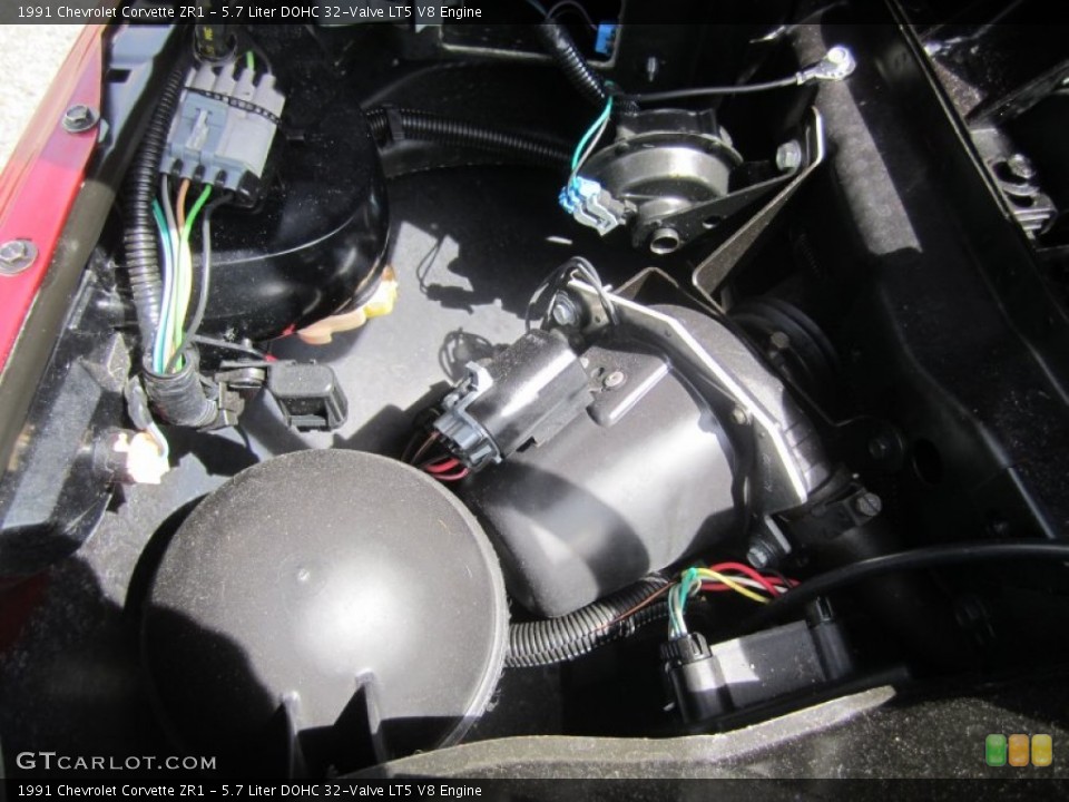 5.7 Liter DOHC 32-Valve LT5 V8 Engine for the 1991 Chevrolet Corvette #79760073