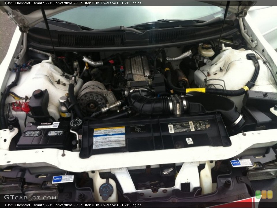 5.7 Liter OHV 16-Valve LT1 V8 1995 Chevrolet Camaro Engine