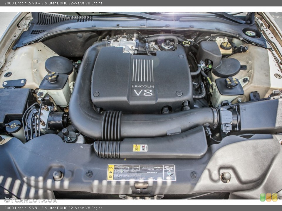 3.9 Liter DOHC 32-Valve V8 Engine for the 2000 Lincoln LS #81332368
