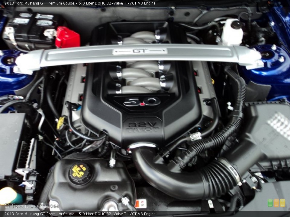 5.0 Liter DOHC 32-Valve Ti-VCT V8 Engine for the 2013 Ford Mustang #82012298