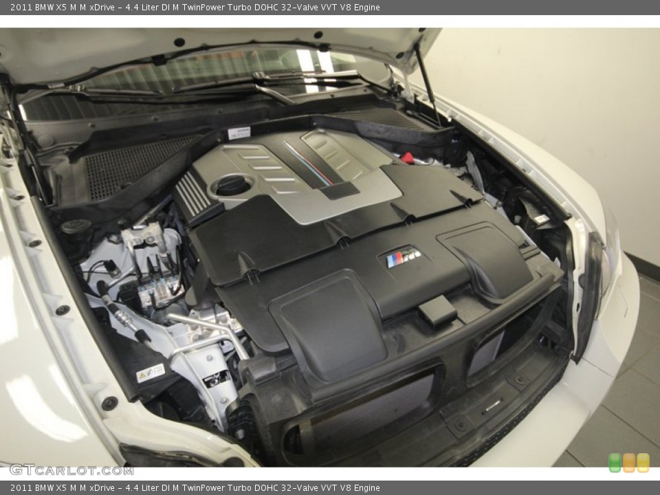 4.4 Liter DI M TwinPower Turbo DOHC 32-Valve VVT V8 2011 BMW X5 M Engine
