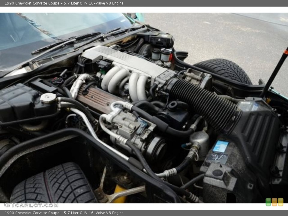 5.7 Liter OHV 16-Valve V8 Engine for the 1990 Chevrolet Corvette #82066565