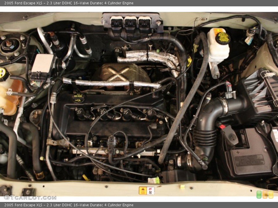 2.3 Liter DOHC 16-Valve Duratec 4 Cylinder 2005 Ford Escape Engine