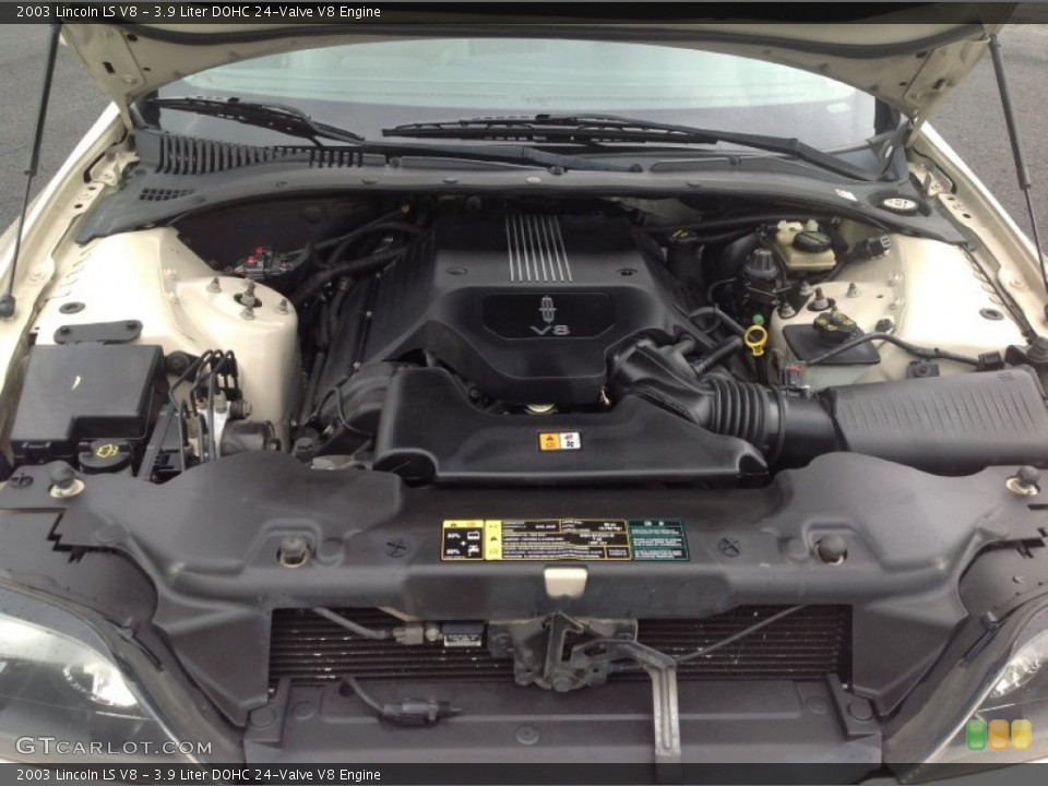 3.9 Liter DOHC 24-Valve V8 2003 Lincoln LS Engine