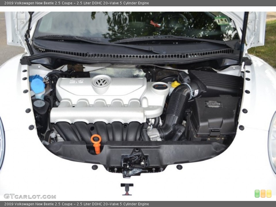 2.5 Liter DOHC 20-Valve 5 Cylinder Engine for the 2009 Volkswagen New Beetle #83909572