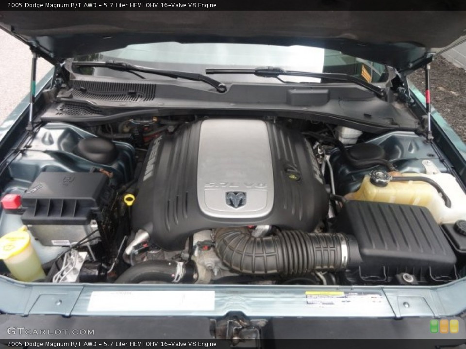 5.7 Liter HEMI OHV 16-Valve V8 Engine for the 2005 Dodge Magnum #84046019
