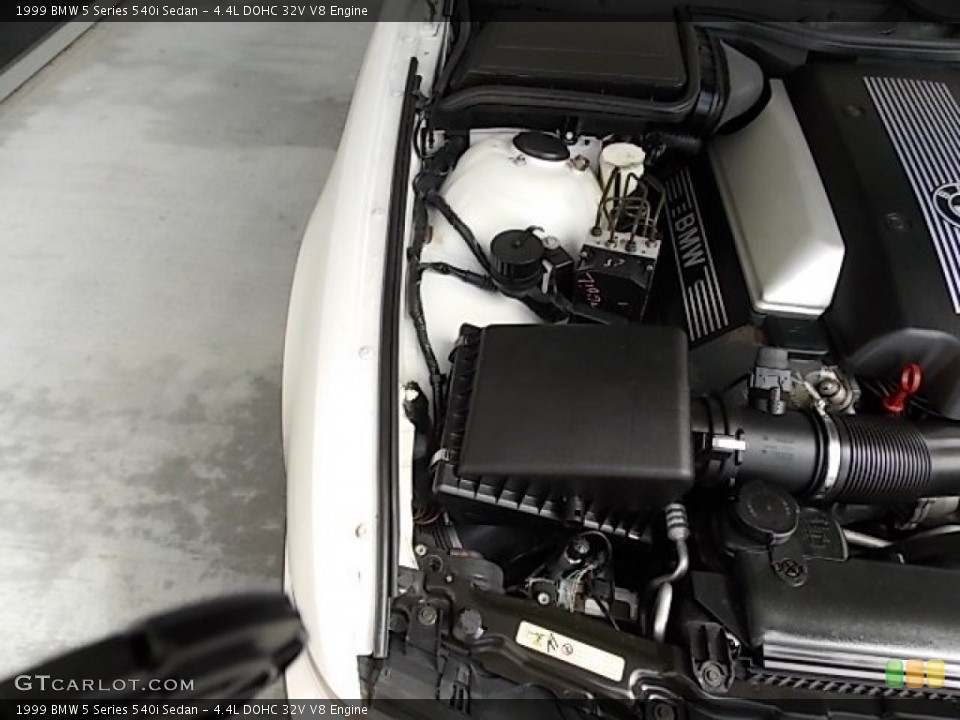 4.4L DOHC 32V V8 1999 BMW 5 Series Engine