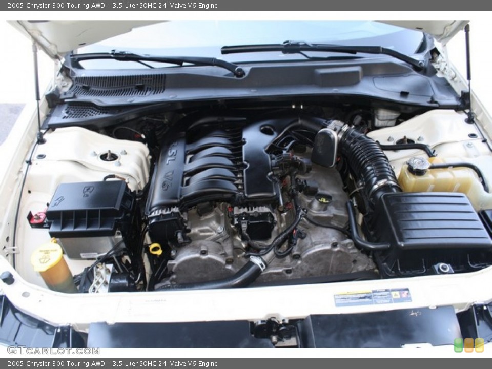 3.5 Liter SOHC 24-Valve V6 Engine for the 2005 Chrysler 300 #84701117