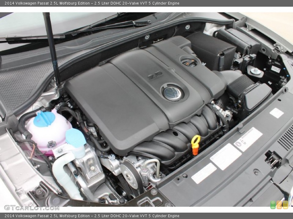2.5 Liter DOHC 20-Valve VVT 5 Cylinder Engine for the 2014 Volkswagen Passat #84996188