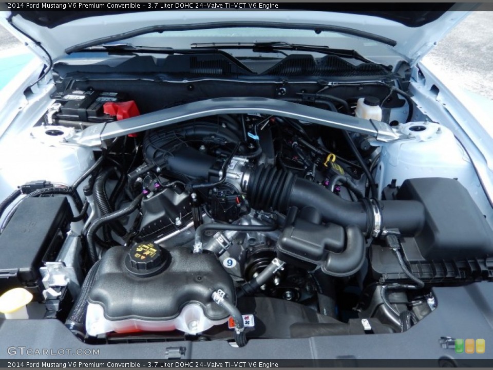 3.7 Liter DOHC 24-Valve Ti-VCT V6 Engine for the 2014 Ford Mustang #85319459