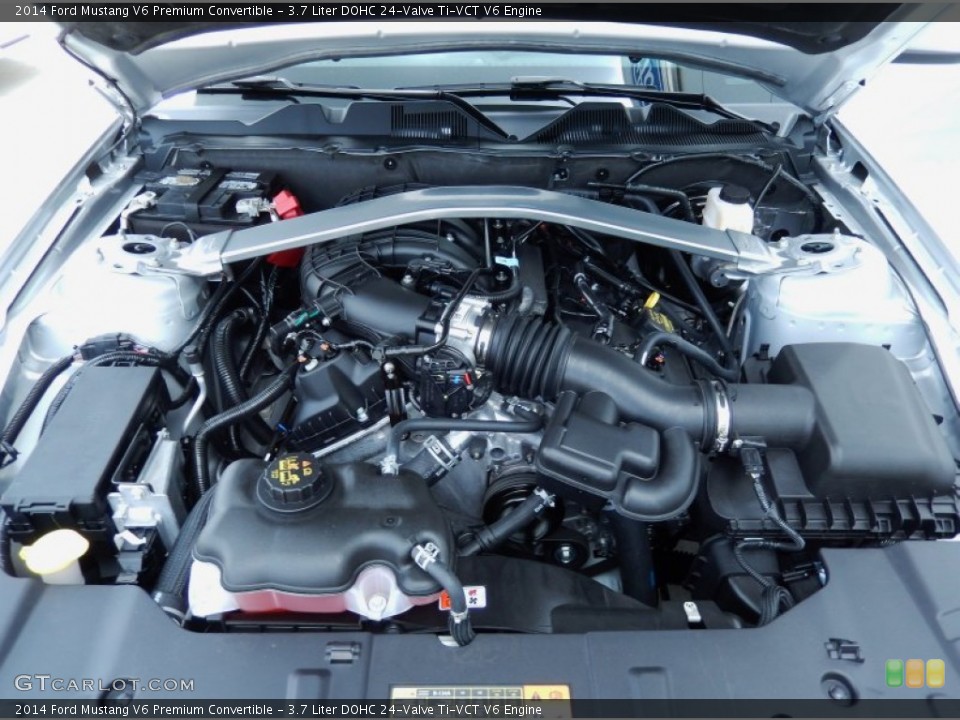 3.7 Liter DOHC 24-Valve Ti-VCT V6 Engine for the 2014 Ford Mustang #85657592