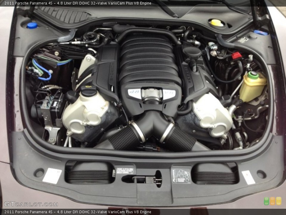 4.8 Liter DFI DOHC 32-Valve VarioCam Plus V8 2011 Porsche Panamera Engine