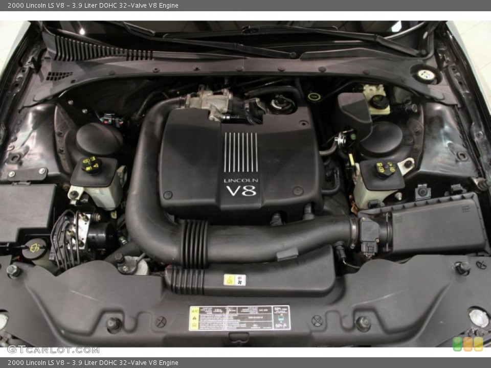 3.9 Liter DOHC 32-Valve V8 2000 Lincoln LS Engine