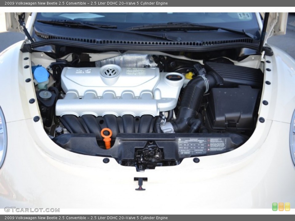 2.5 Liter DOHC 20-Valve 5 Cylinder Engine for the 2009 Volkswagen New Beetle #89945307