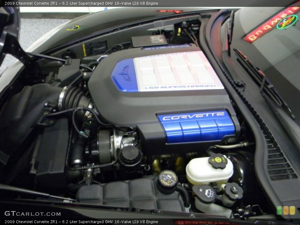 6.2 Liter Supercharged OHV 16-Valve LS9 V8 2009 Chevrolet Corvette Engine