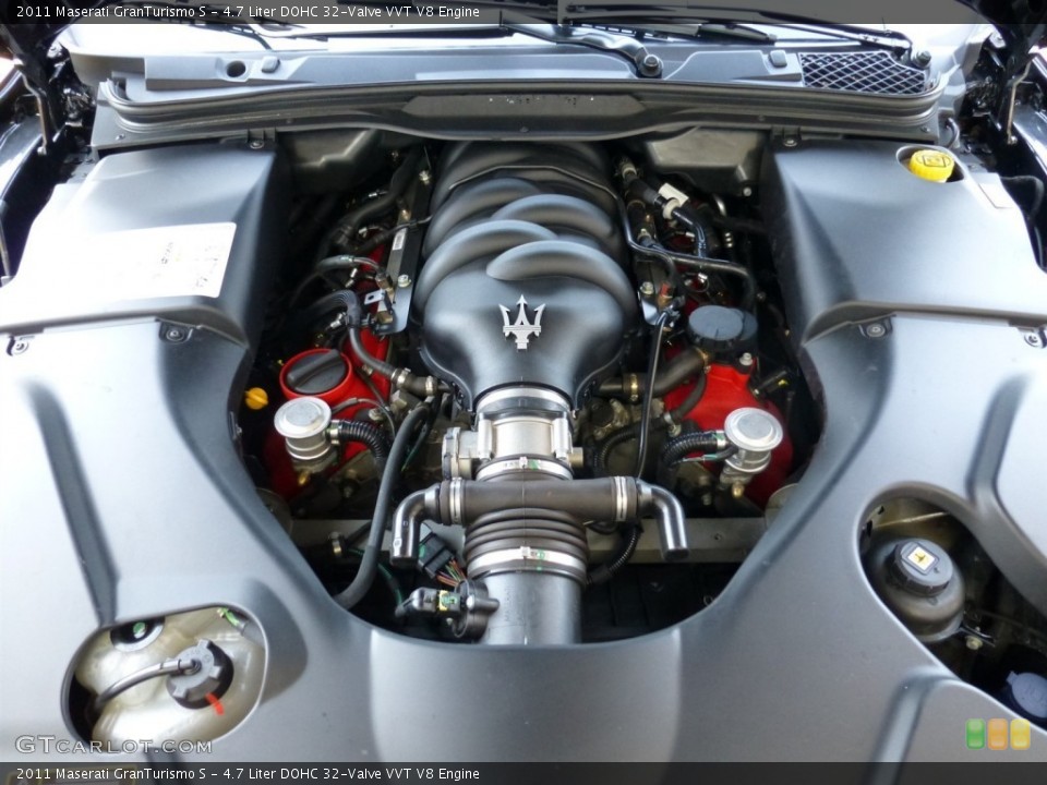 4.7 Liter DOHC 32-Valve VVT V8 2011 Maserati GranTurismo Engine