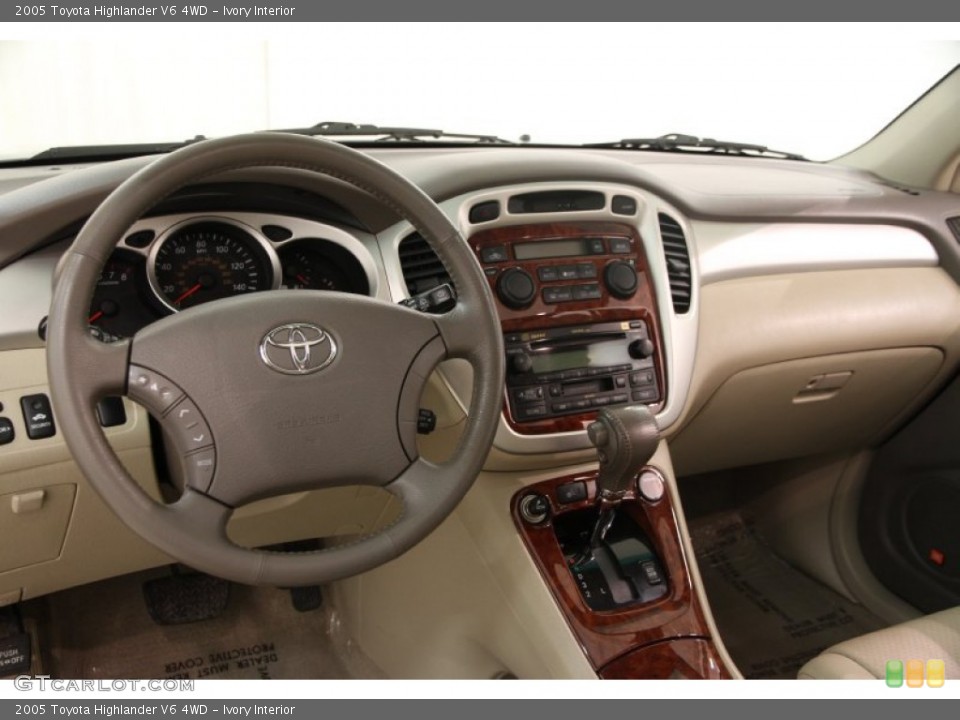 Ivory Interior Dashboard for the 2005 Toyota Highlander V6 4WD #100030802