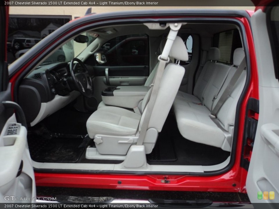 Light Titanium/Ebony Black Interior Photo for the 2007 Chevrolet Silverado 1500 LT Extended Cab 4x4 #100063826