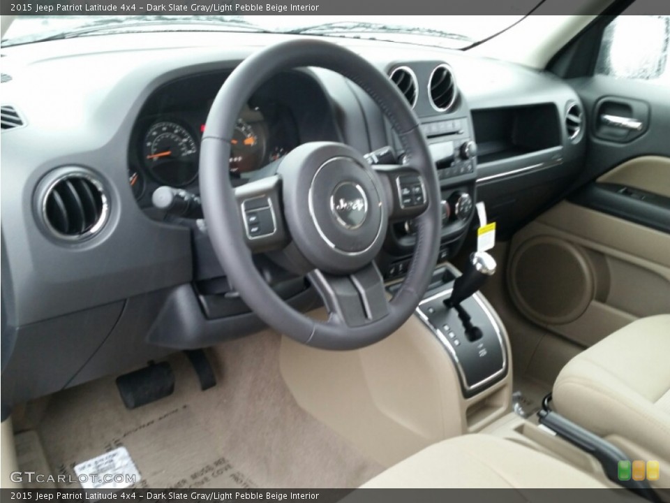 Dark Slate Gray/Light Pebble Beige 2015 Jeep Patriot Interiors