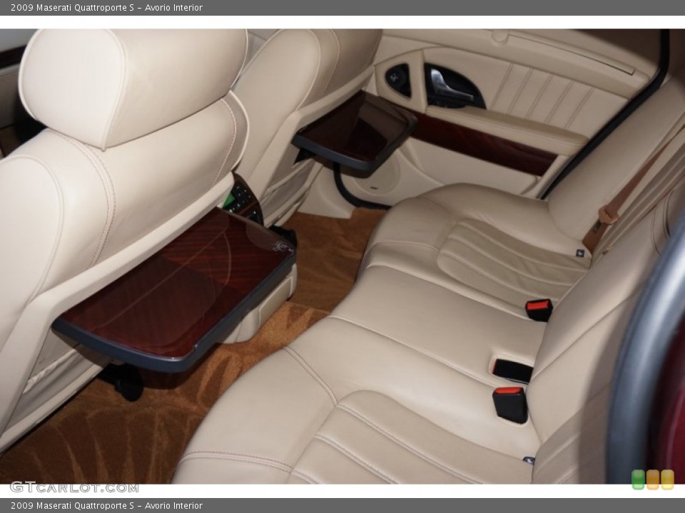 Avorio Interior Rear Seat for the 2009 Maserati Quattroporte S #100299585