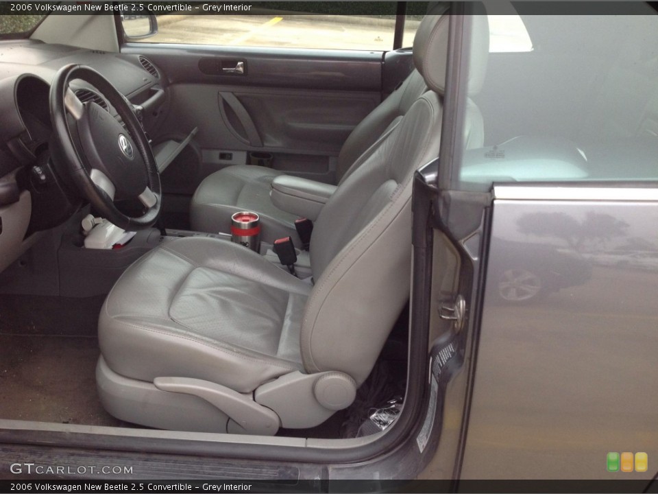 Grey Interior Front Seat for the 2006 Volkswagen New Beetle 2.5 Convertible #100356806